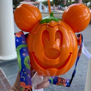 Disney Happy Halloween Minnie Mouse Sipper new